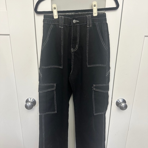 Black elastic cargo pants with white stitching - Picture 1 of 8